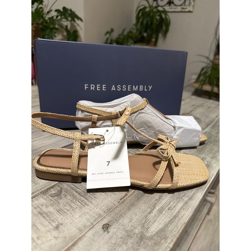 Free Assembly Womens Raffia Bow Flat Sandals Tan Beige Memory Foam Size 7 NEW